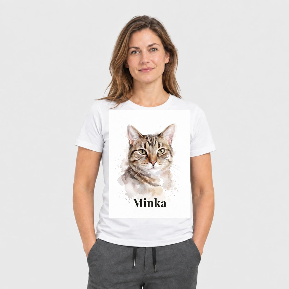 T-Shirt in Weiß mit Katzenportrait und Namen