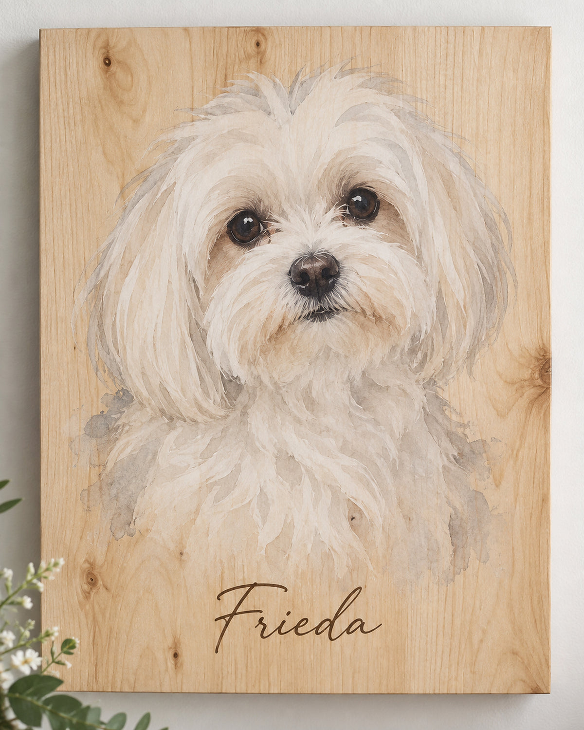 Hundeportrait auf Holz: Malteser mit dem Namen Frieda