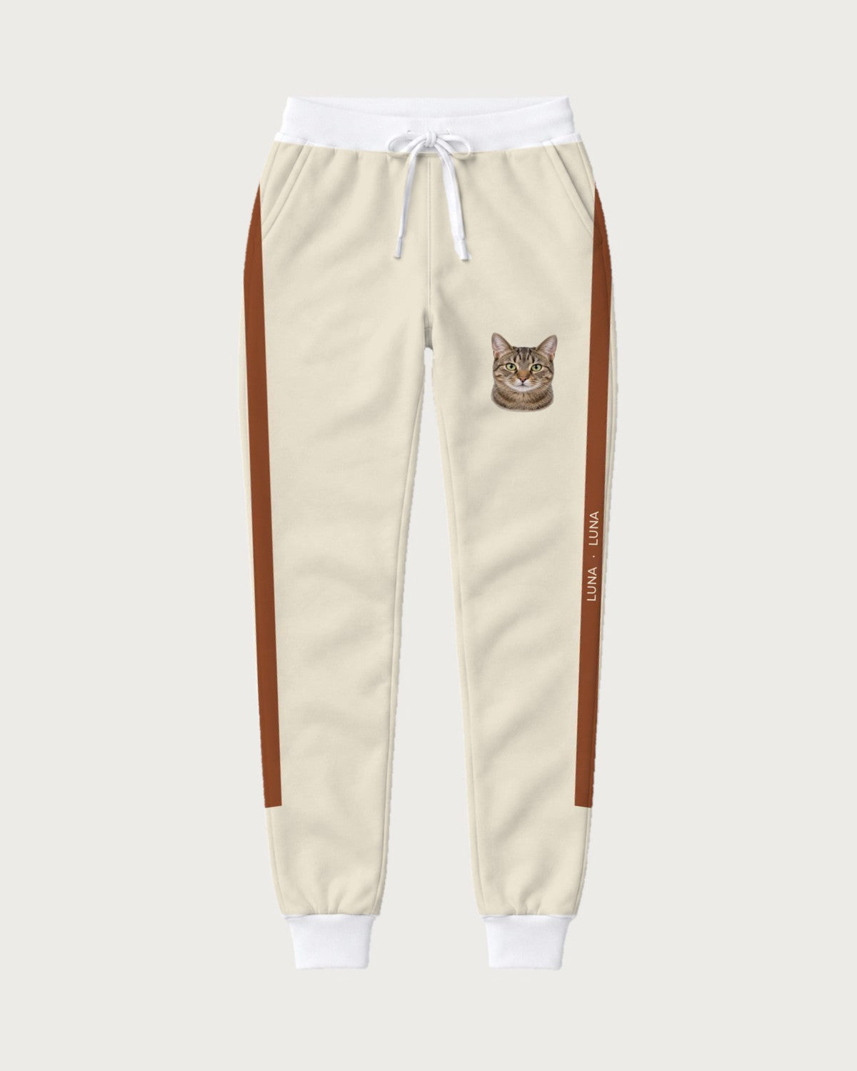 Pantalón de chándal Signature Stripe con retrato del gato: vista completa del pantalón
