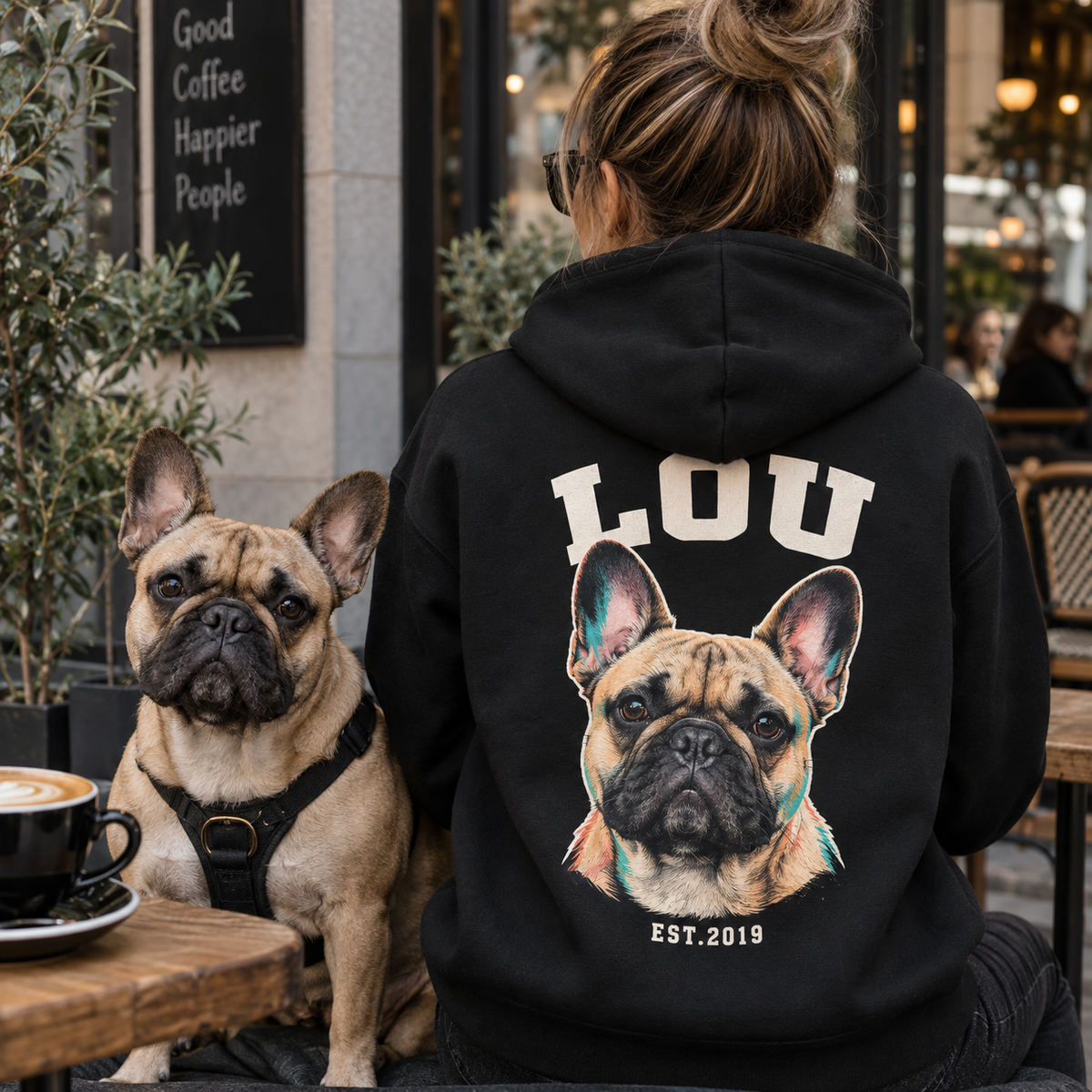 Französische Bulldogge Lou auf Schwarz